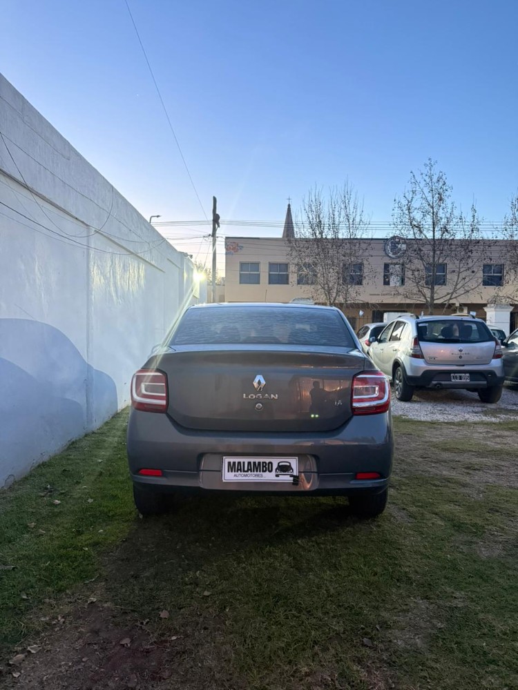 Renault Logan Autentique 1.6 — foto 6